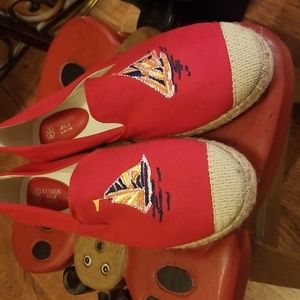 Cushion Walk by Avon